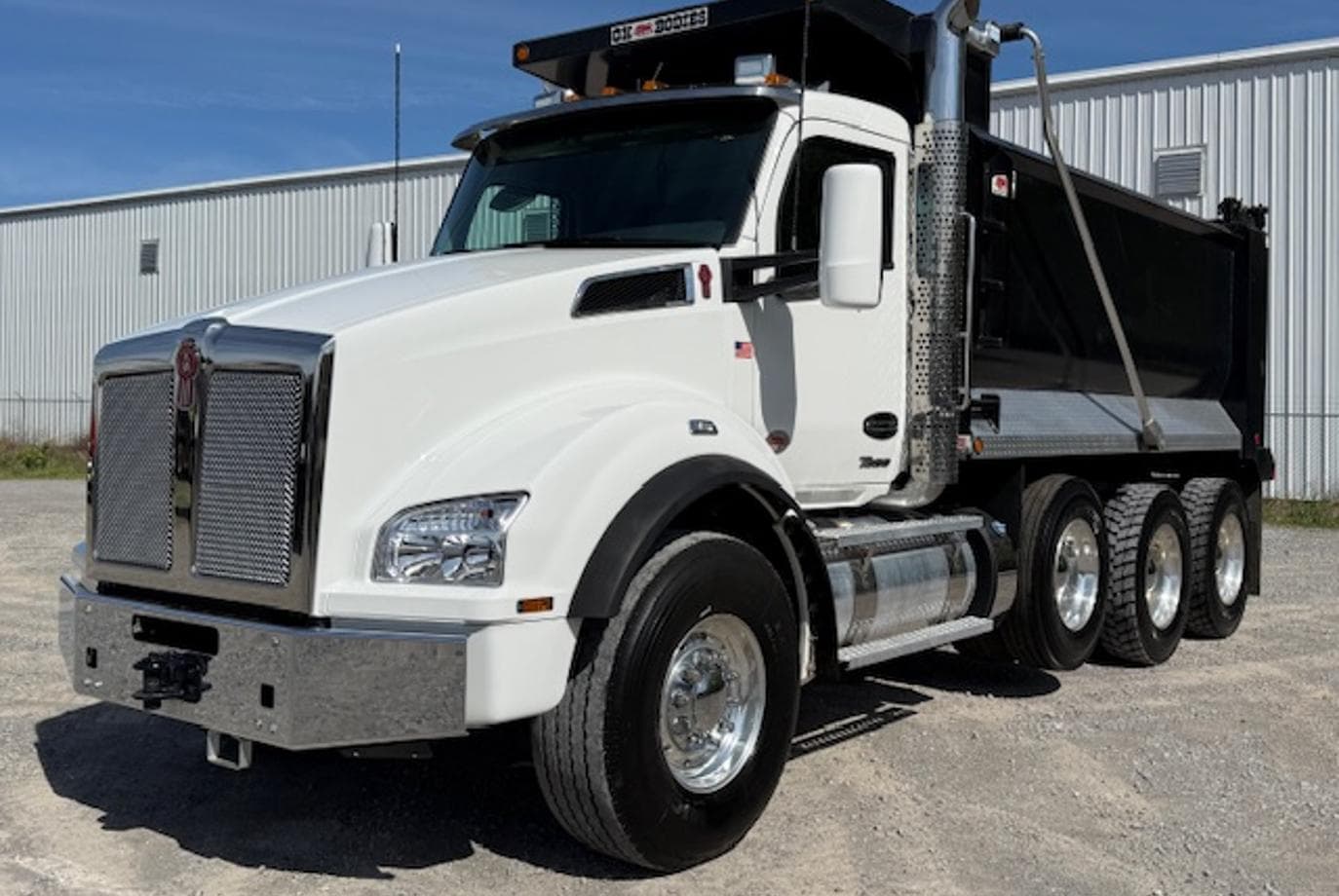 2025 Kenworth T880 — photo 1 of 34