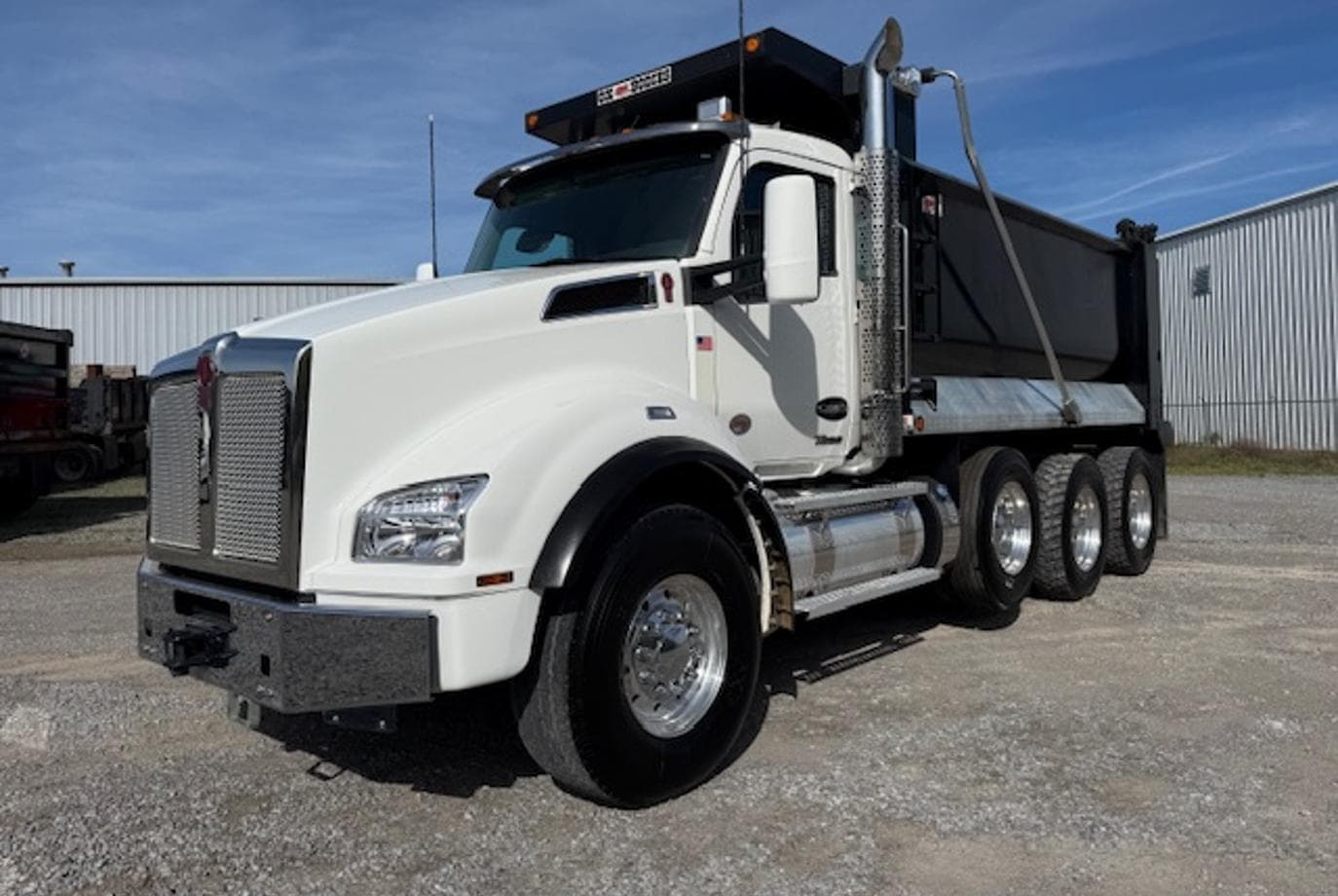 2025 Kenworth T880 — photo 1 of 37
